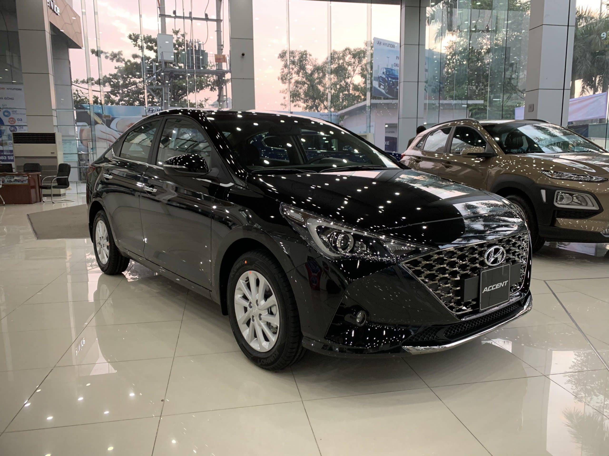 Danh sách xe ô tô hợp mệnh Thủy không thể thiếu Hyundai Accent màu đen Danh sách xe ô tô hợp mệnh Thủy không thể thiếu Hyundai Accent màu đen