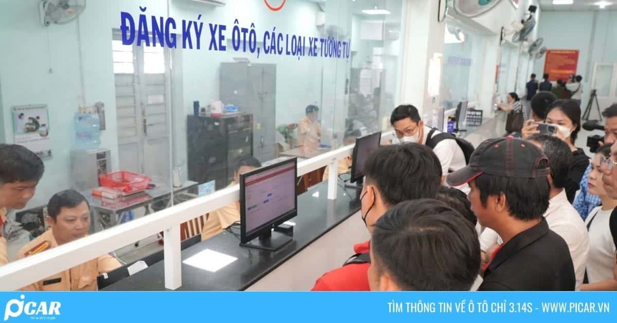 Đăng ký xe ô tô là thủ tục bắt buộc đối với chủ xe trước khi lưu thông Đăng ký xe ô tô là thủ tục bắt buộc đối với chủ xe trước khi lưu thông